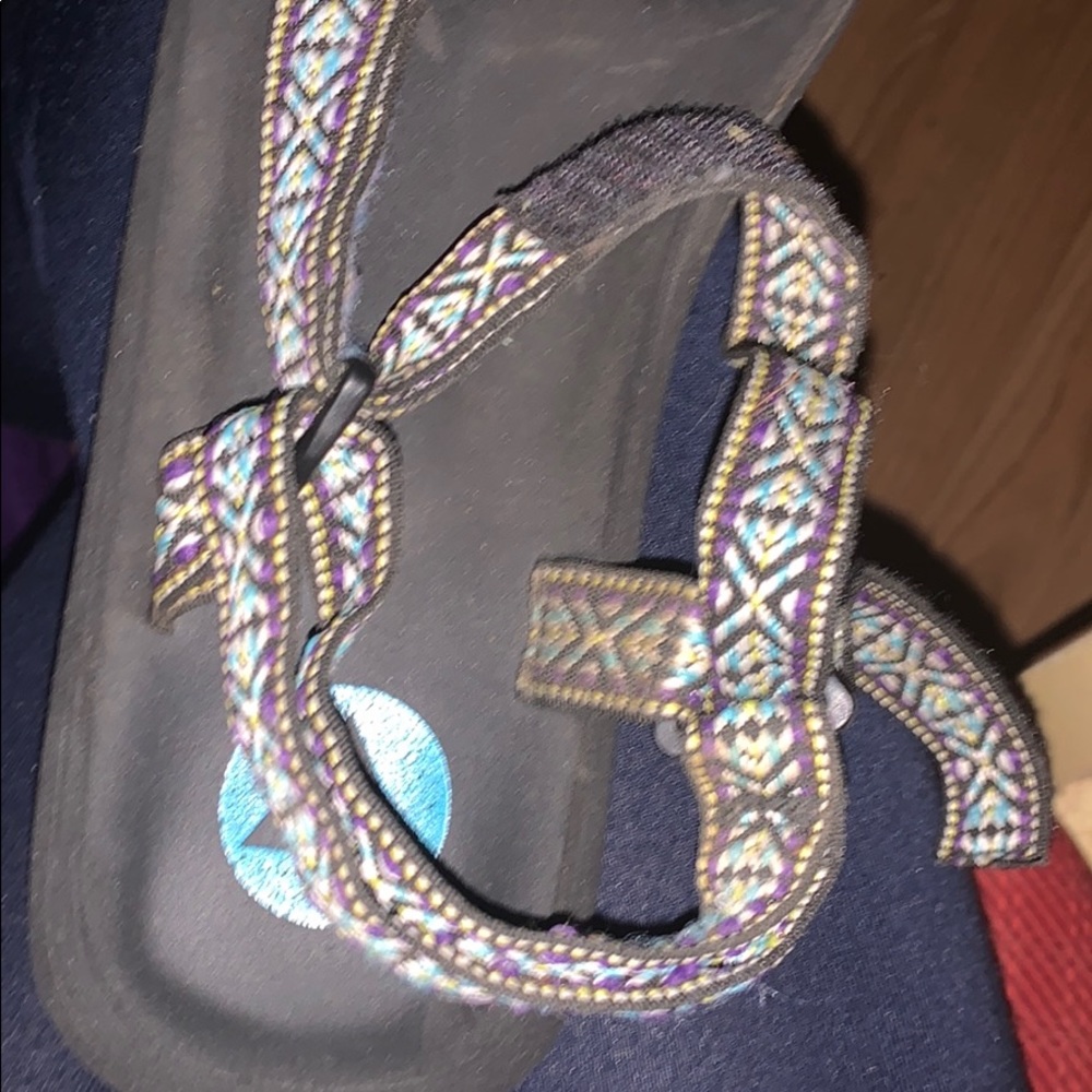 Sandals - Picture 2 of 3